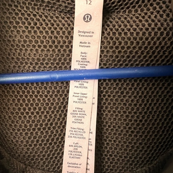 NEW WITH TAGS
size 12 Lululemon StretchSeal Sleet Street down Jacket Nomad
PARKA - Picture 2 of 6